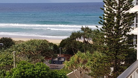 Surfers Chalet - Accommodation QLD 23