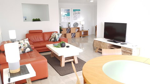 Surfers Chalet - Accommodation QLD 16