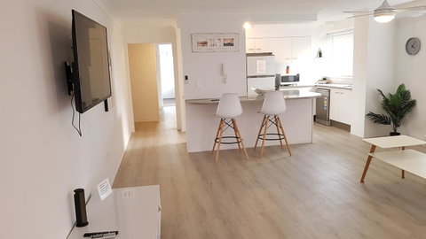Surfers Chalet - Accommodation QLD 10