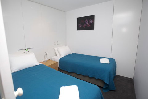 Circle Luxury Holidays - Accommodation QLD 7