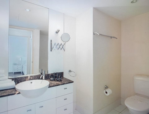 Circle Luxury Holidays - Accommodation QLD 1