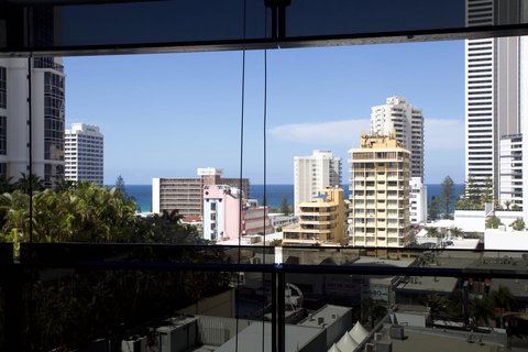 Circle Luxury Holidays - Accommodation QLD 4