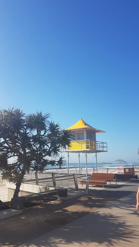 Circle Luxury Holidays - Accommodation QLD 0