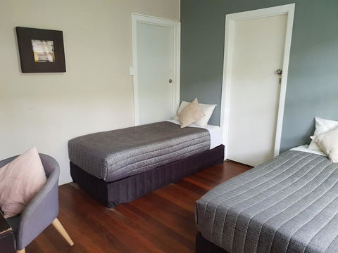 Backpackers In Paradise 18-35 Hostel - Accommodation QLD 5