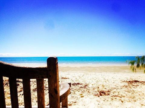 [ ANDY'S BEACH HOUSE ] - Accommodation QLD 3