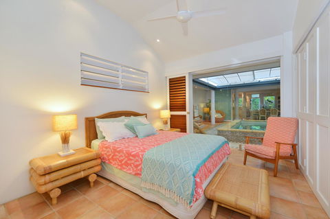 [ ANDY'S BEACH HOUSE ] - Accommodation QLD 25