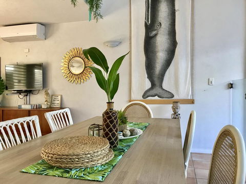 [ ANDY'S BEACH HOUSE ] - Accommodation QLD 40