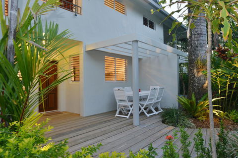 [ ANDY'S BEACH HOUSE ] - Accommodation QLD 8