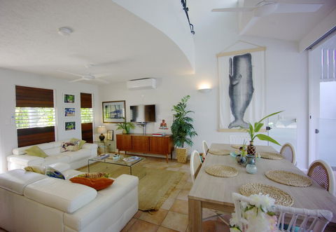 [ ANDY'S BEACH HOUSE ] - Accommodation QLD 34