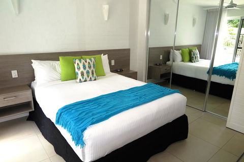 Saks On Hastings - Accommodation QLD 20