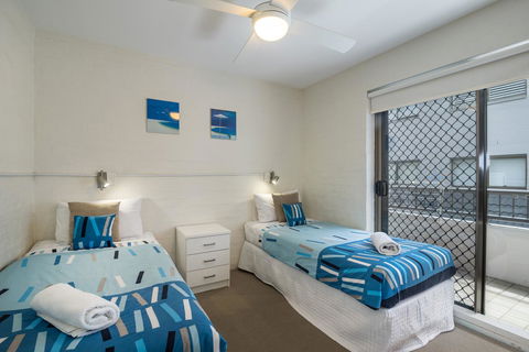 Saks On Hastings - Accommodation QLD 8