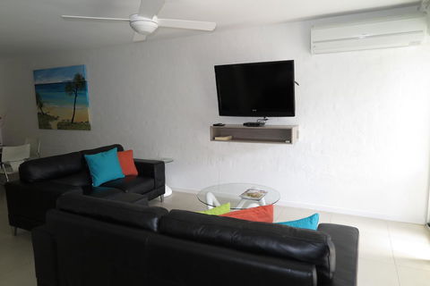 Saks On Hastings - Accommodation QLD 22