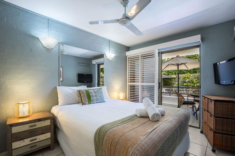 Saks On Hastings - Accommodation QLD 40