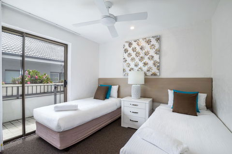 Saks On Hastings - Accommodation QLD 3