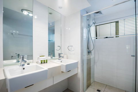 Saks On Hastings - Accommodation QLD 31