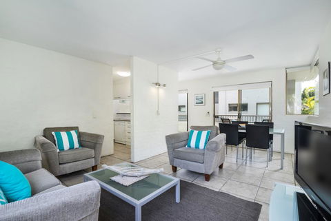 Saks On Hastings - Accommodation QLD 6