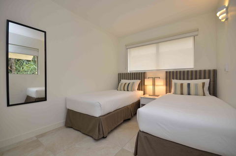 Saks On Hastings - Accommodation QLD 17