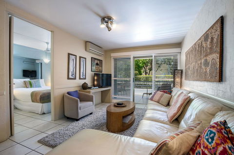 Saks On Hastings - Accommodation QLD 41