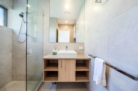 Saks On Hastings - Accommodation QLD 10
