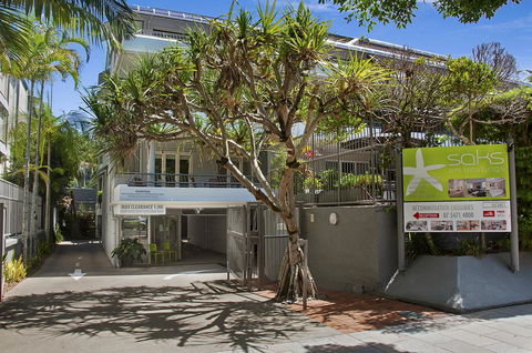Saks On Hastings - Accommodation QLD 5