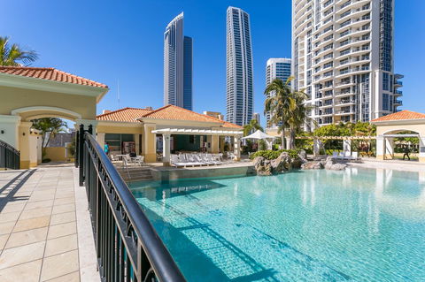 Mantra Towers Of Chevron - Accommodation QLD 11