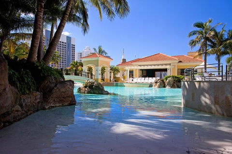 Mantra Towers Of Chevron - Accommodation QLD 10