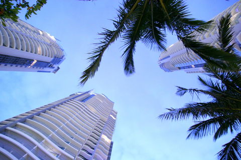 Mantra Towers Of Chevron - Accommodation QLD 4