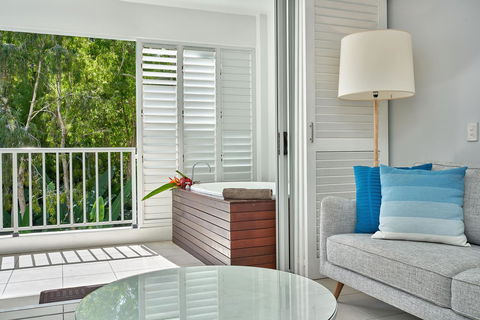 Palm Cove Paradise - Couples Spa Beach Getaway - Accommodation QLD 8