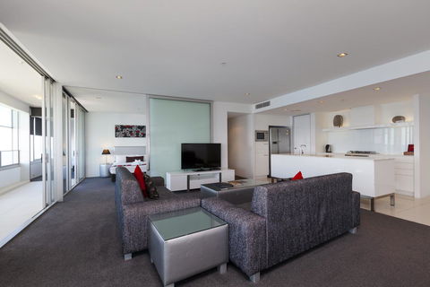 Q1 Resort & Spa - Official - Accommodation QLD 38