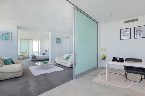 Q1 Resort & Spa - Official - Accommodation QLD 40