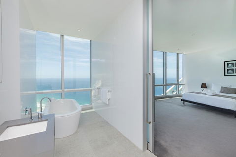 Q1 Resort & Spa - Official - Accommodation QLD 12
