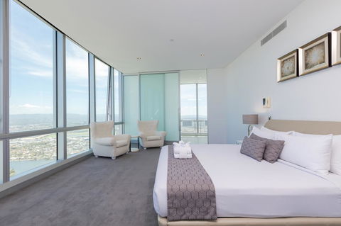 Q1 Resort & Spa - Official - Accommodation QLD 11