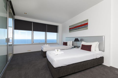 Q1 Resort & Spa - Official - Accommodation QLD 8