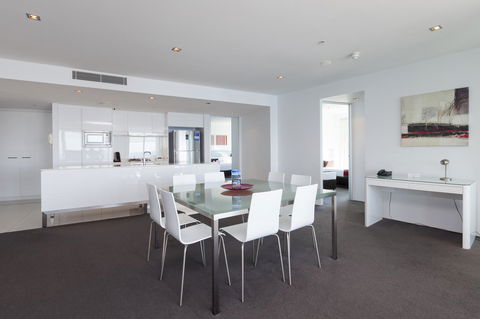 Q1 Resort & Spa - Official - Accommodation QLD 36