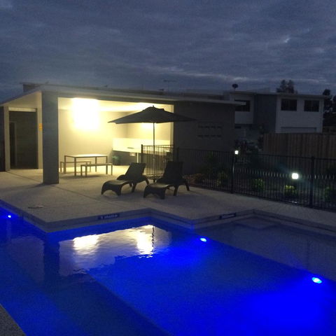 Direct Collective - Breeze On Brightwater - Accommodation QLD 12