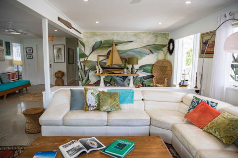 Jamaica Beach House - Accommodation QLD 14