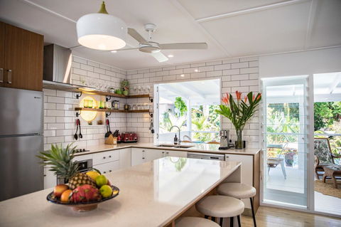 Jamaica Beach House - Accommodation QLD 3