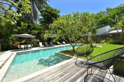 Jamaica Beach House - Accommodation QLD 4