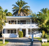 Jamaica Beach House - Accommodation QLD