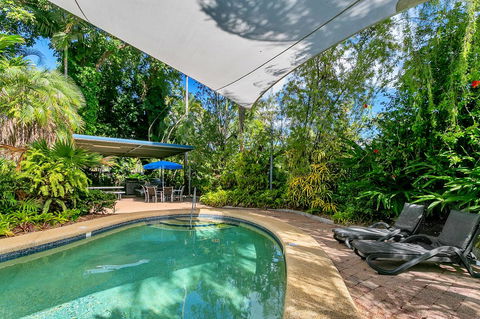Roydon Beachfront Apartments - Accommodation QLD 10