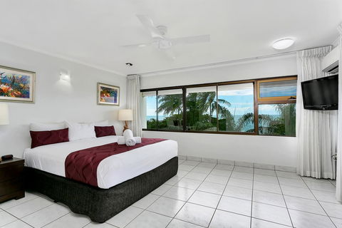 Roydon Beachfront Apartments - Accommodation QLD 3