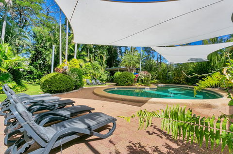 Roydon Beachfront Apartments - Accommodation QLD 15