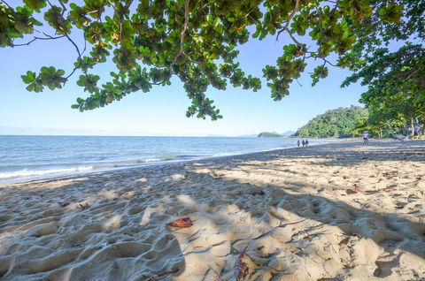 Roydon Beachfront Apartments - Accommodation QLD 29