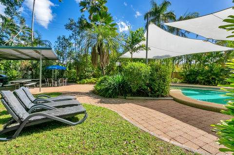 Roydon Beachfront Apartments - Accommodation QLD 13