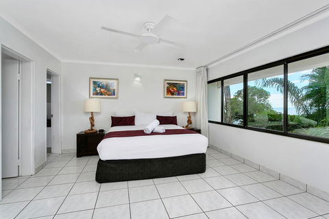 Roydon Beachfront Apartments - Accommodation QLD 2