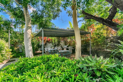 Roydon Beachfront Apartments - Accommodation QLD 18