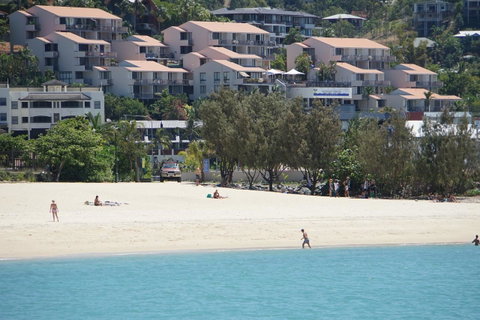 Airlie Seaview Apartments - Accommodation QLD 6