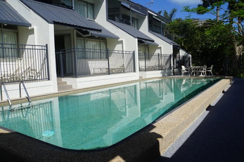 Airlie Seaview Apartments - Accommodation QLD 5