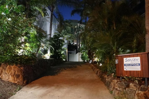 Airlie Seaview Apartments - Accommodation QLD 7