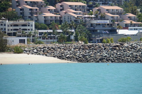Airlie Seaview Apartments - Accommodation QLD 1